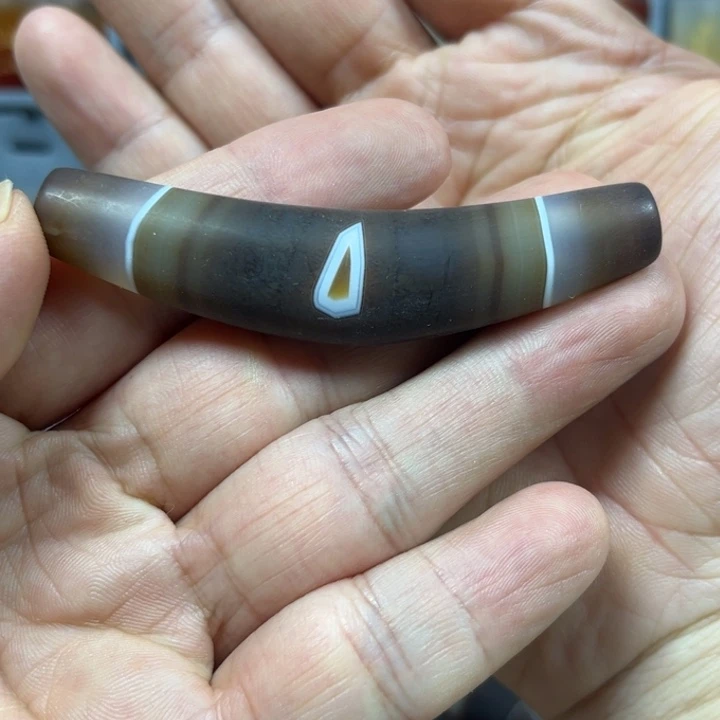 玛瑙/玉髓未镶嵌颈饰牛角珠