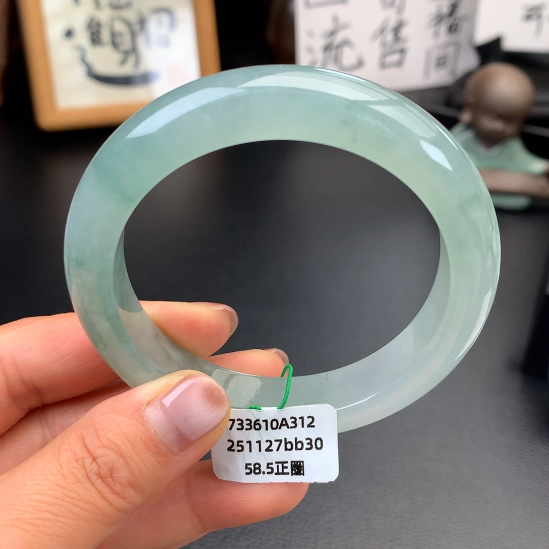 翡翠未镶嵌手镯冰胶晴底飘花【强推】