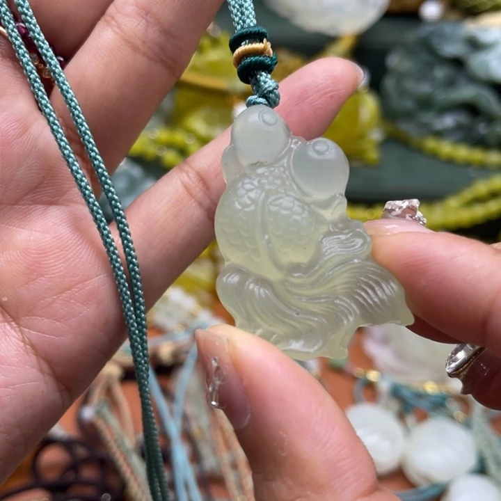 蛇纹石玉未镶嵌吊坠