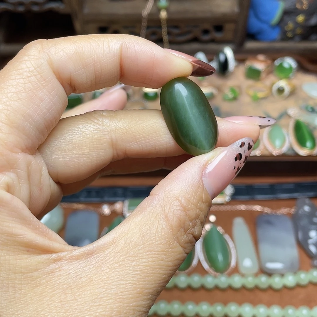 和田玉（碧玉）未镶嵌吊坠(不含链)裸蛋面