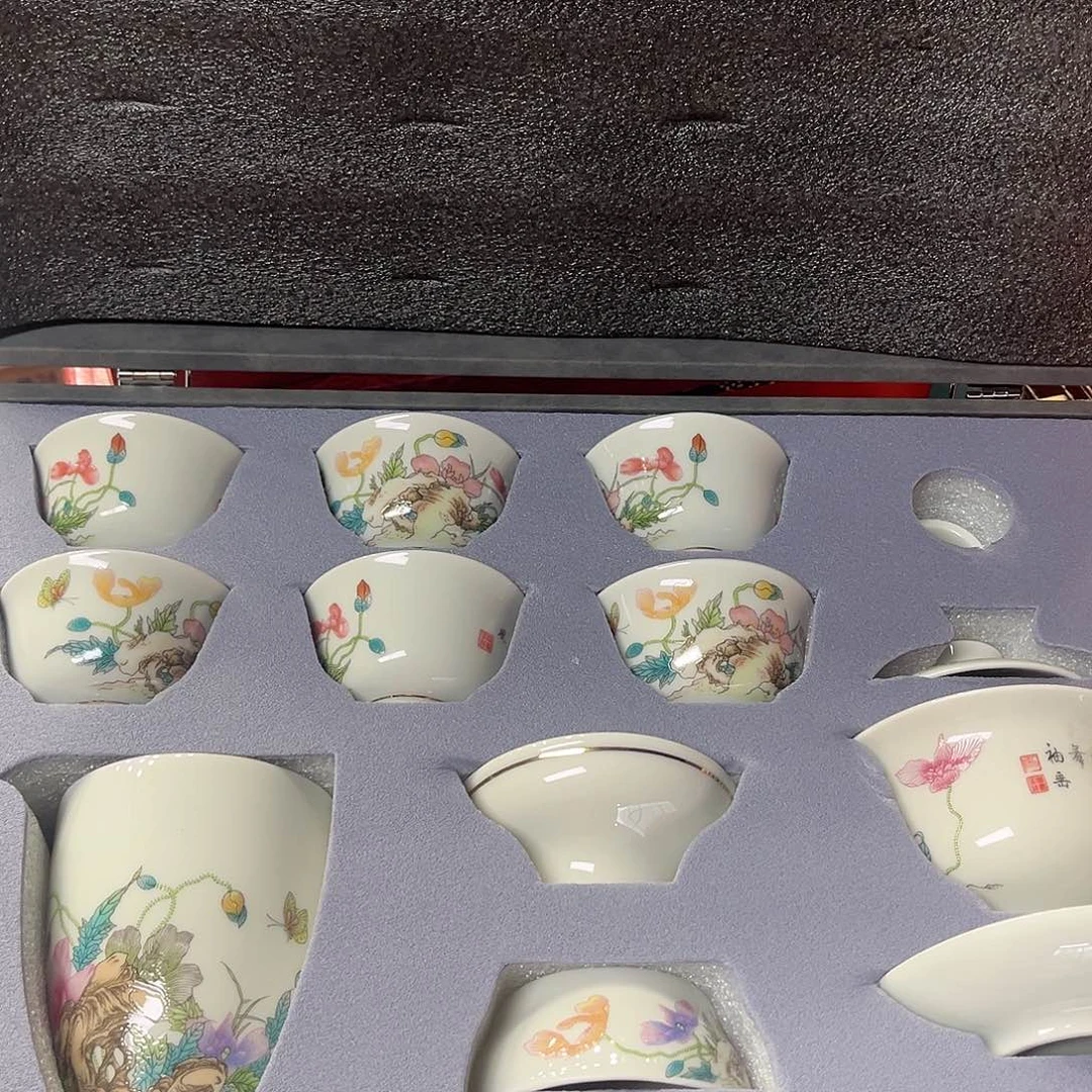 孤品茶具套装等。