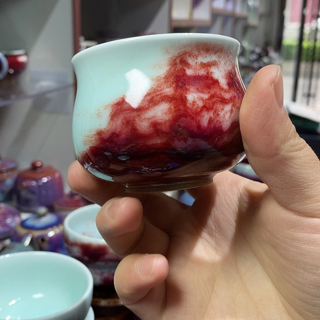 江***人钧瓷瓶身为圆孔的