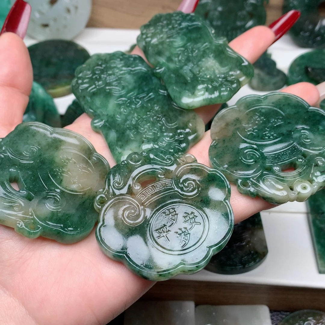 独山玉颈饰未镶嵌山*经