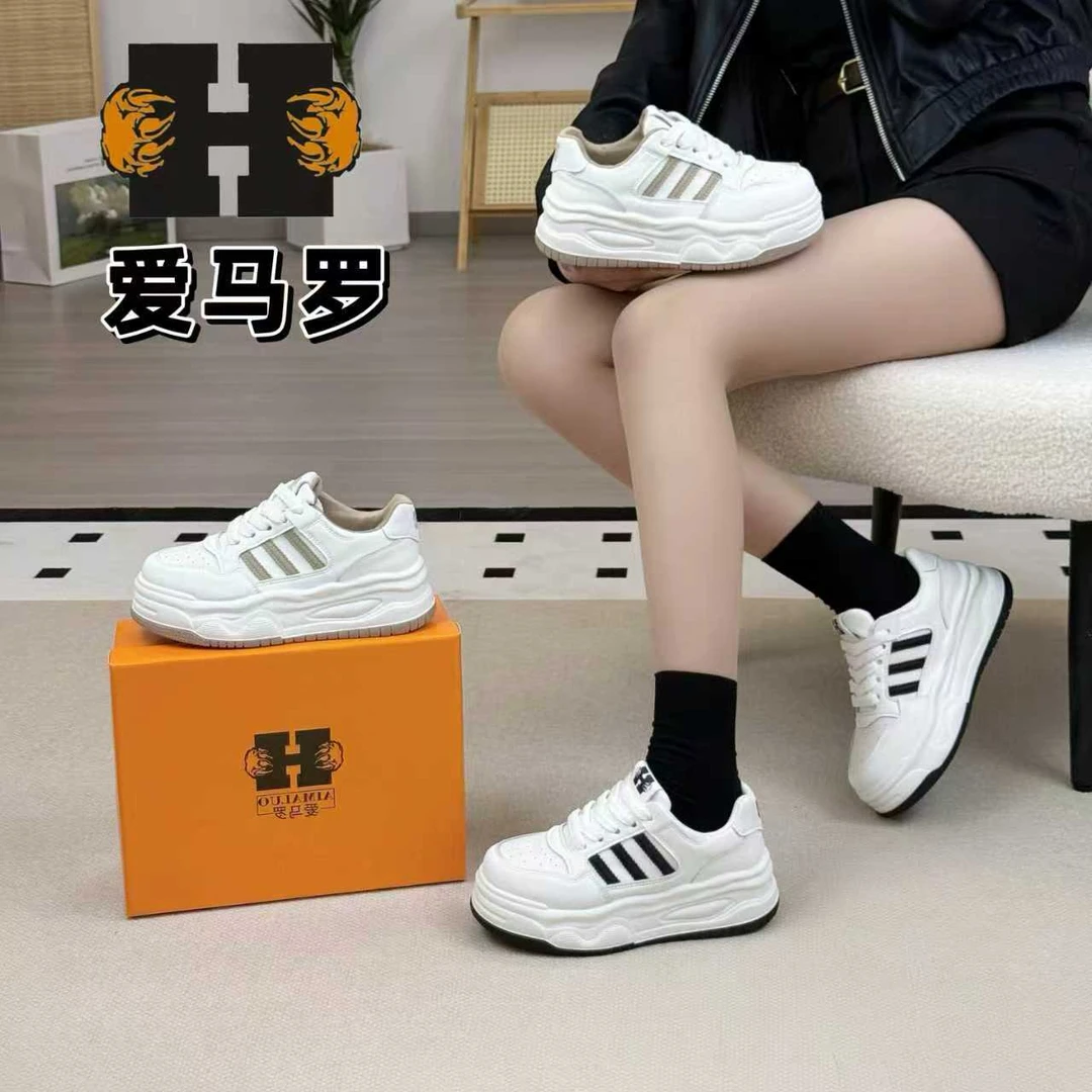 云朵 2025秋季新款小白鞋女时尚百搭厚底增高休闲鞋8821