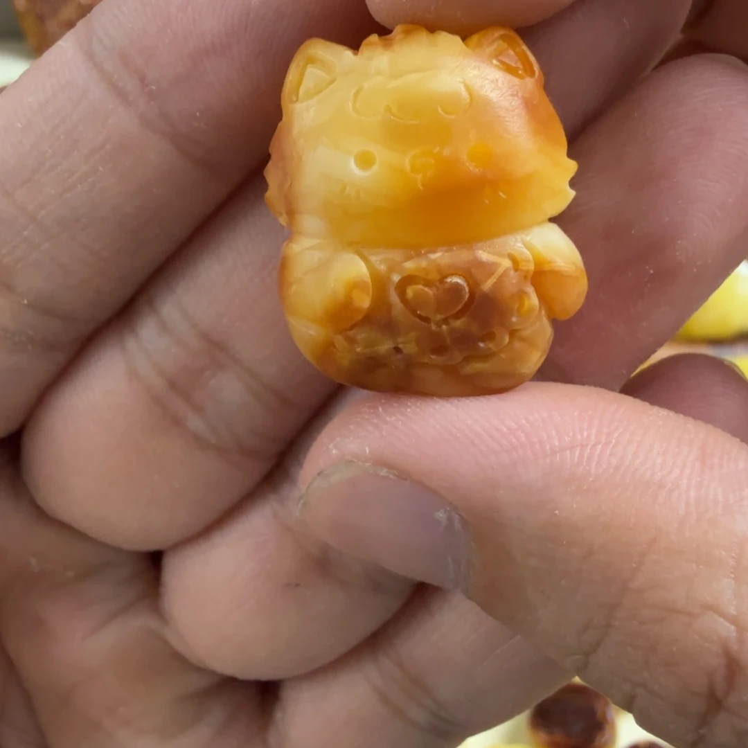琥珀未镶嵌珠宝奇石