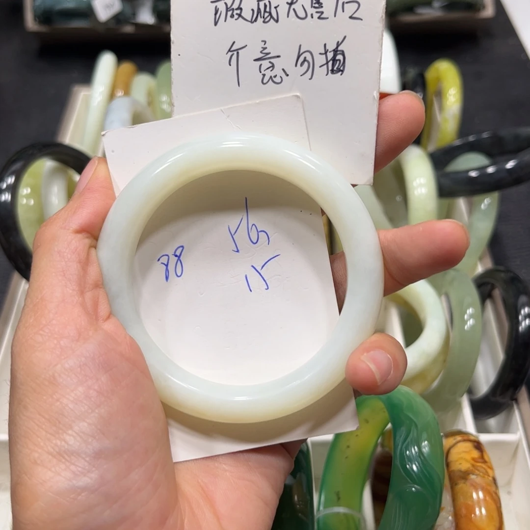 手镯玛瑙/玉髓未镶嵌
