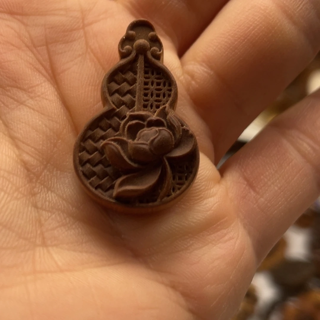 其他檀香木莲花琵琶