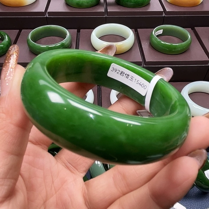 和田玉（碧玉）未镶嵌手镯