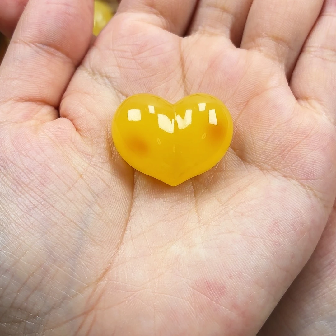 琥珀未镶嵌颈饰焦皮俏色屁桃