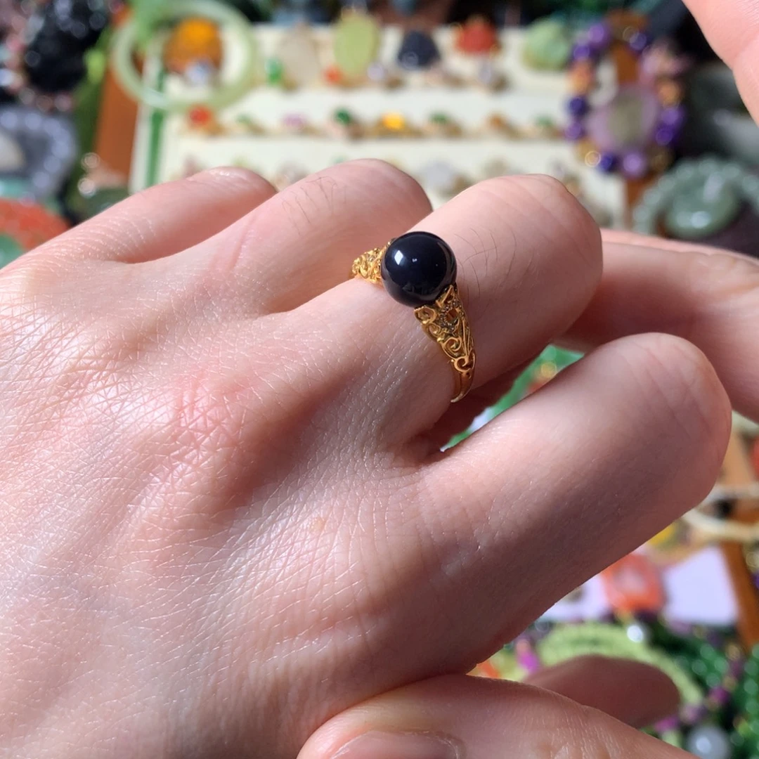 睿****和田玉18K金镶嵌戒指SL0001