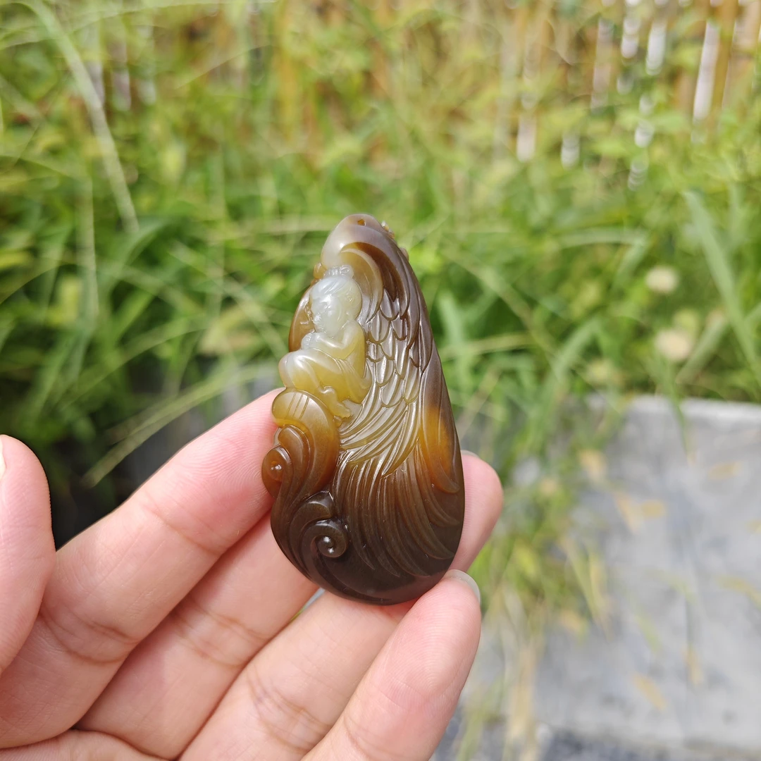 天然新疆和田玉且末金山糖白天使 苏工精雕时尚气质精致吊坠