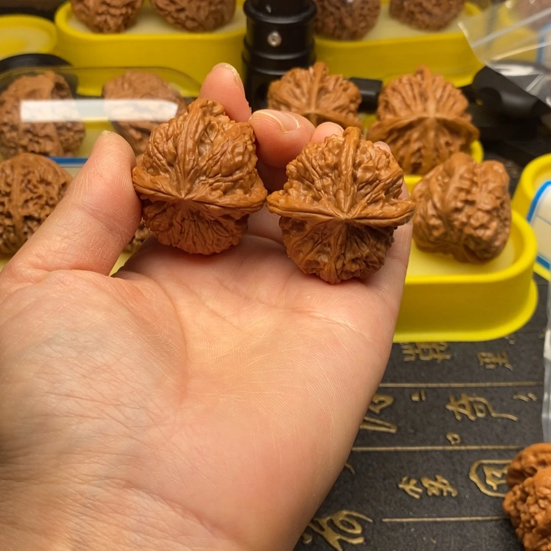 熙***攘吊坠文玩核桃三棱