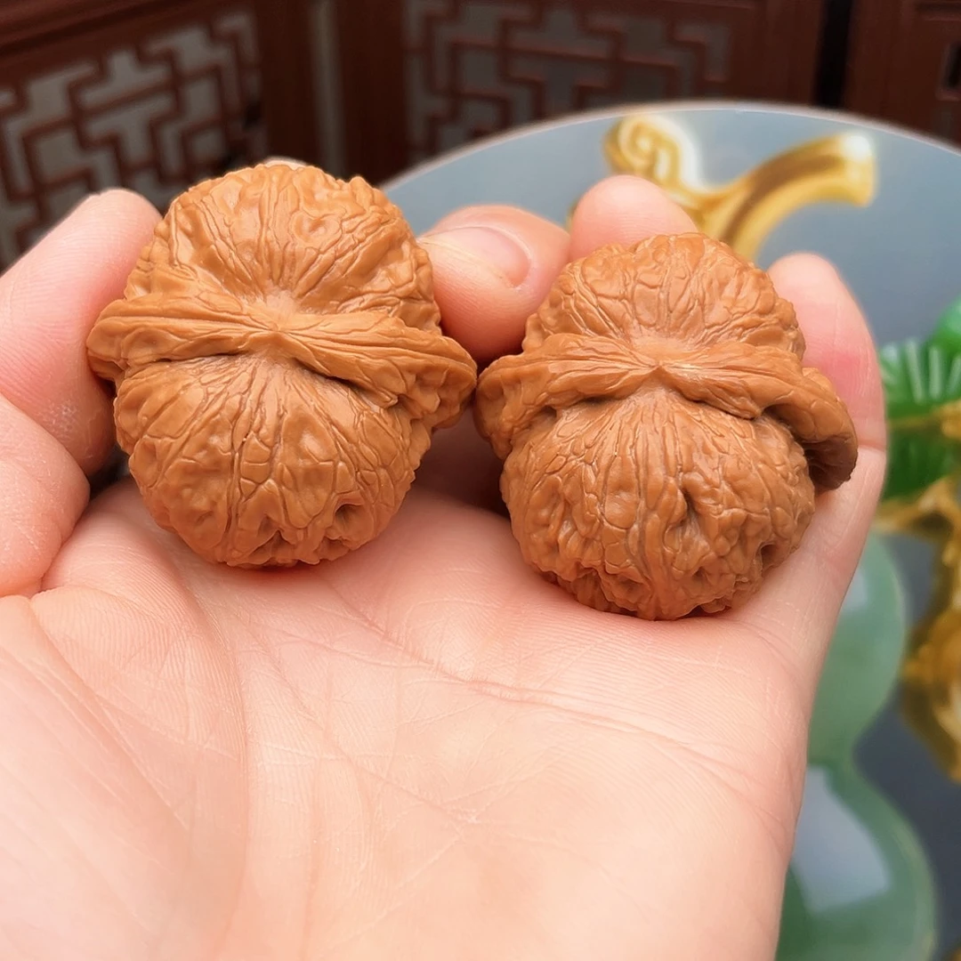 文玩核桃吊坠元宝