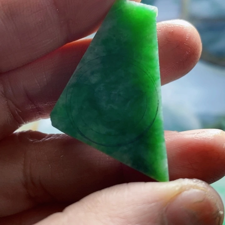 定制翡翠未镶嵌翡翠