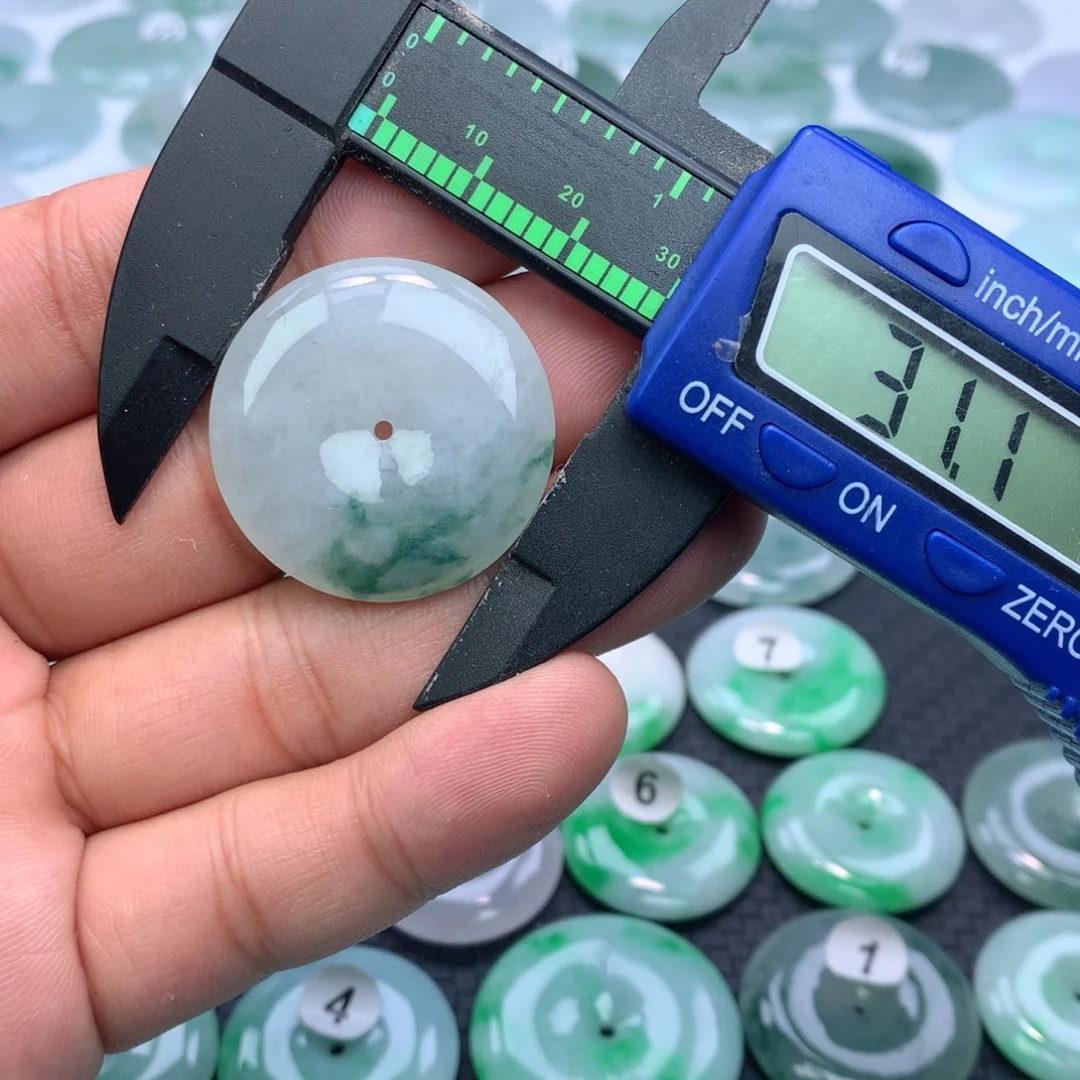 翡翠颈饰未镶嵌缅甸天然A货翡翠
