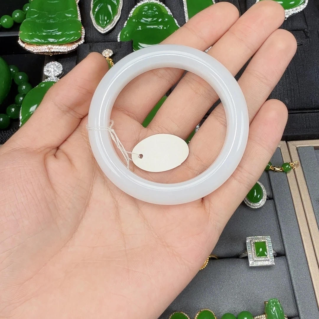 ****宝和田玉未镶嵌珠宝半成品