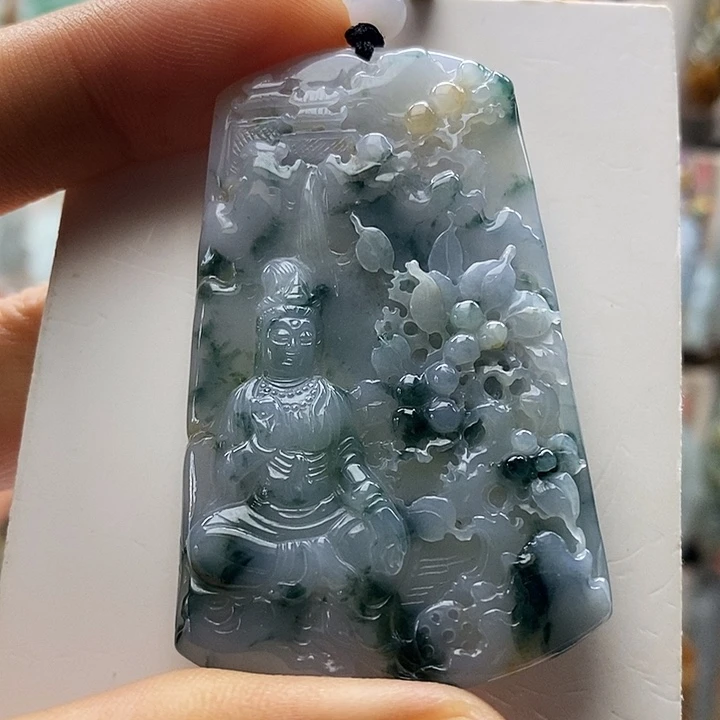 翡翠未镶嵌颈饰观音