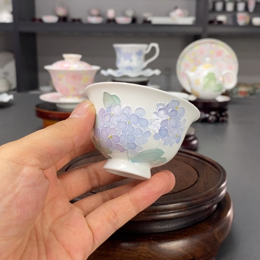 绣球花釉下品茗杯