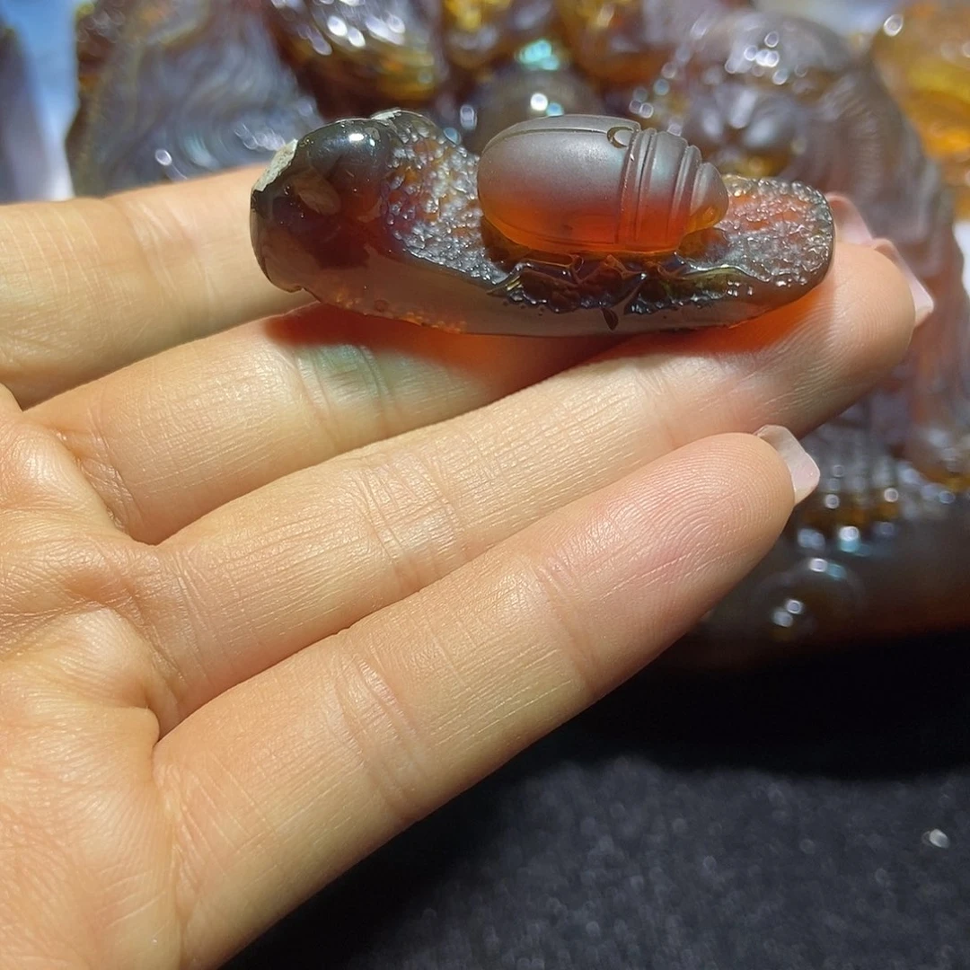 琥珀颈饰未镶嵌甲壳虫
