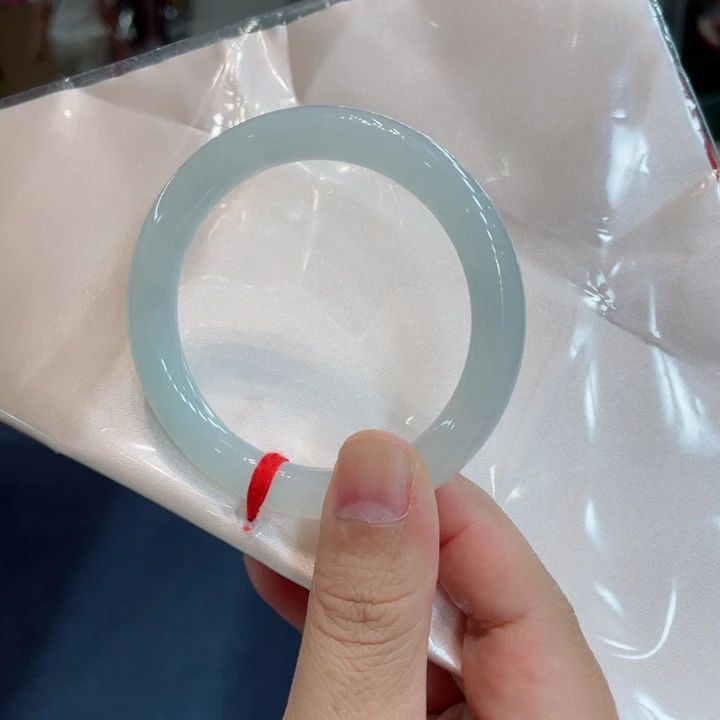 少****翡翠手镯未镶嵌买断