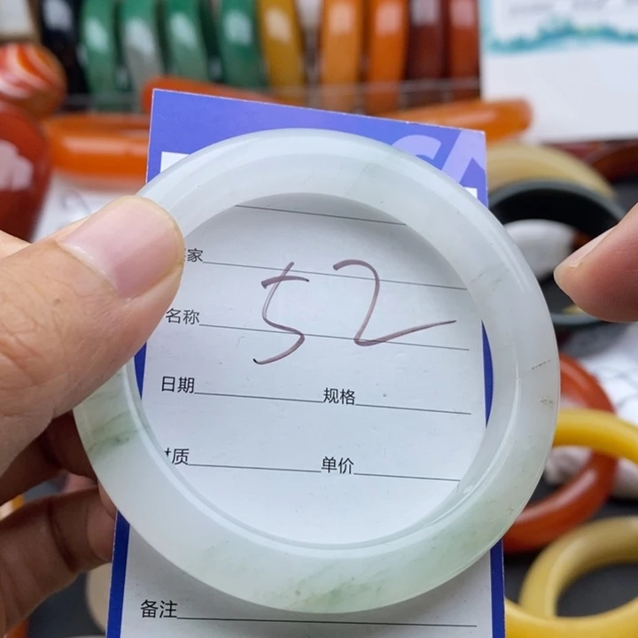 未镶嵌手镯石英质玉