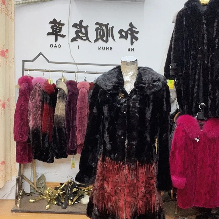 商场断码拼貂衣服