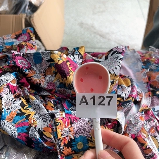 摆件发一件……………………………………………………