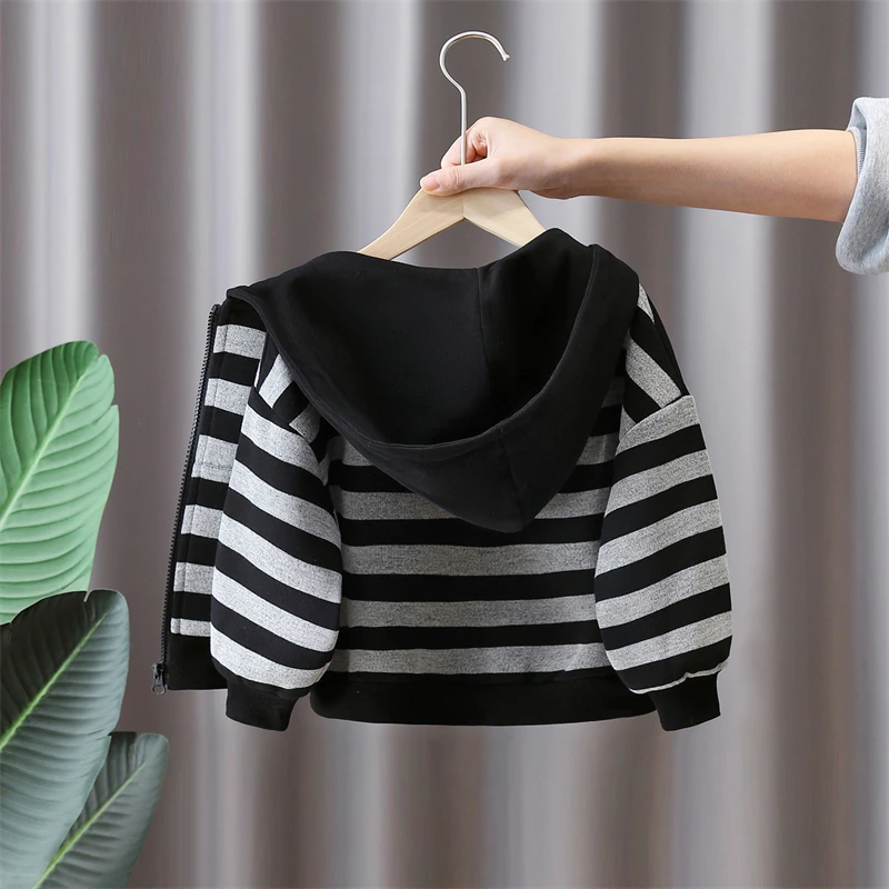 男童外套春秋装2025新款洋气儿童装条纹连帽开衫时髦男孩韩版卫衣