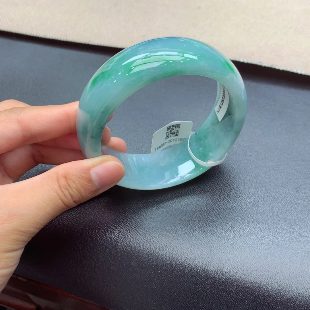 翡翠手镯未镶嵌缅甸翡翠手镯