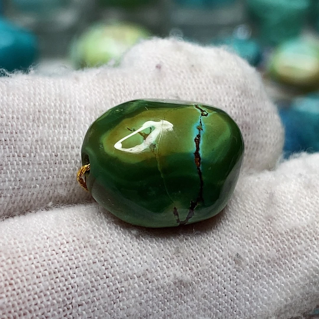 绿松石未镶嵌天然原矿 带武汉地大证书