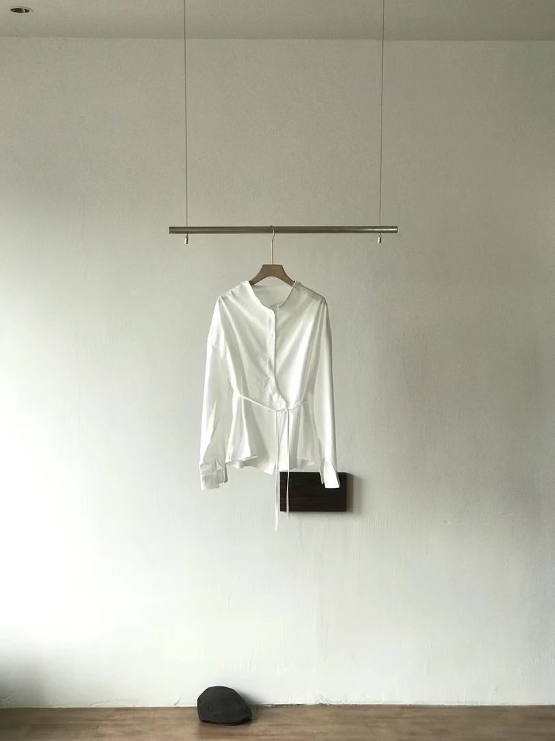 风里开始有了秋的味道 我的意思是 我们该见面了