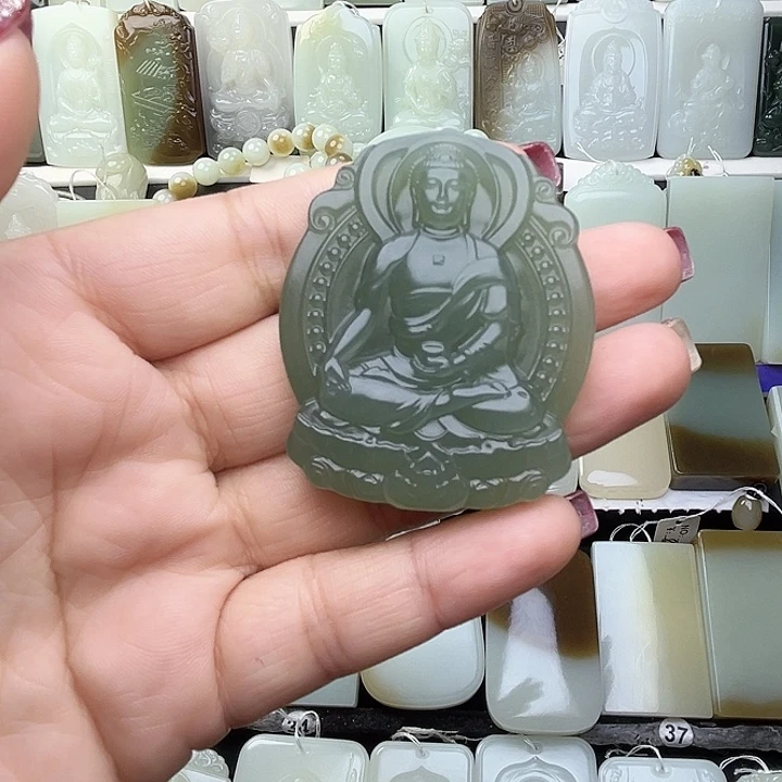 颈饰未镶嵌和田玉