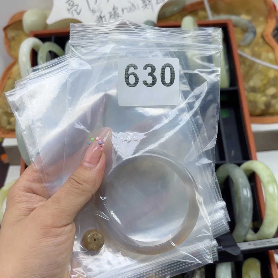 蛇纹石玉未镶嵌手镯刷*