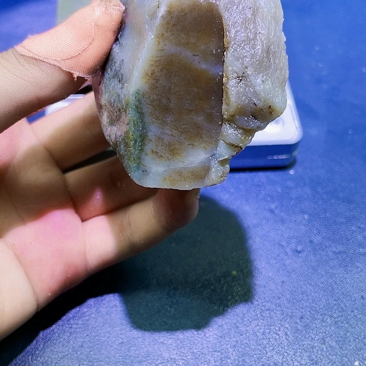 未镶嵌和田玉（糖玉）珠宝半成品