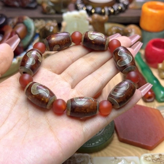 未镶嵌蛇纹石玉颈饰