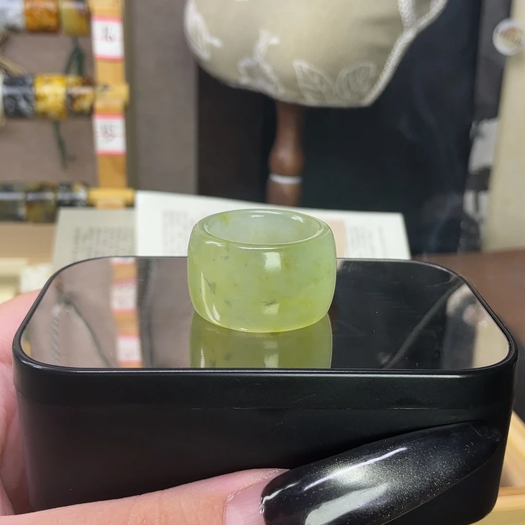 蛇纹石玉未镶嵌戒指17.86