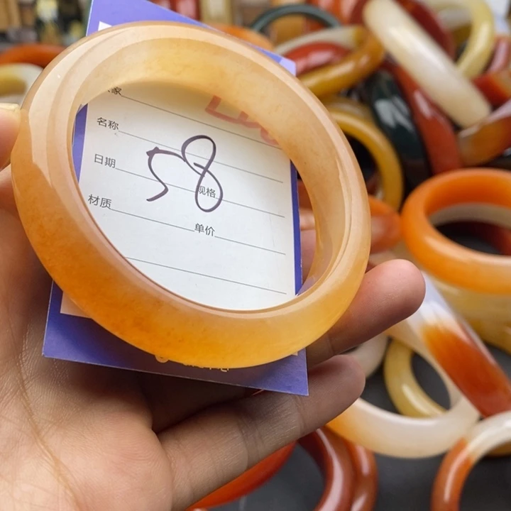 未镶嵌手镯石英质玉