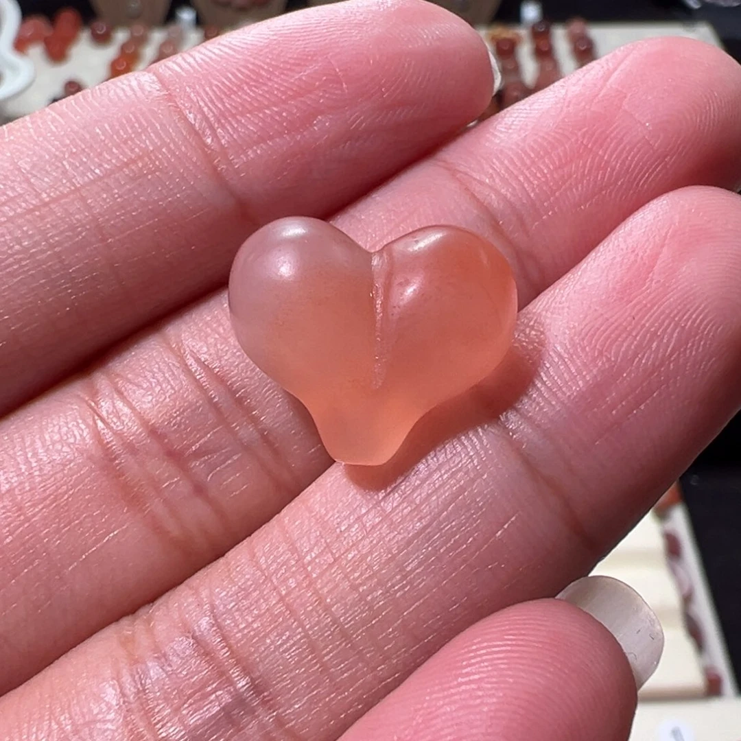 初***满南红玛瑙川料未镶嵌屁桃心