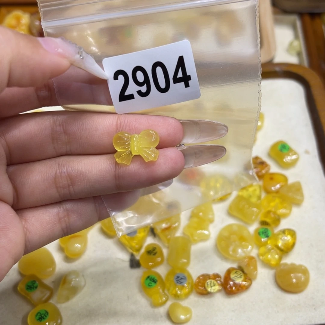 琥珀未镶嵌珠宝奇石