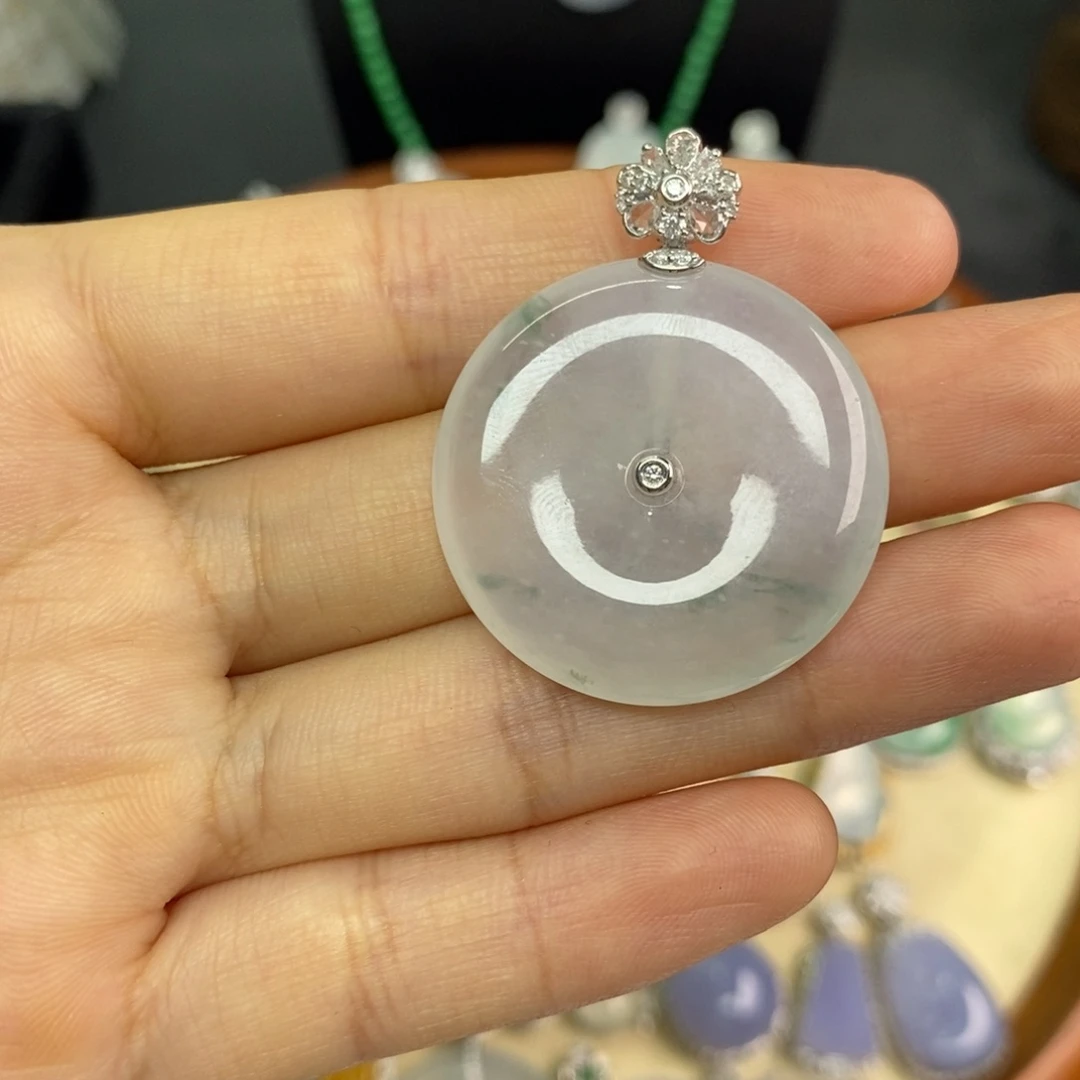 翡翠18K金镶嵌颈饰翡翠