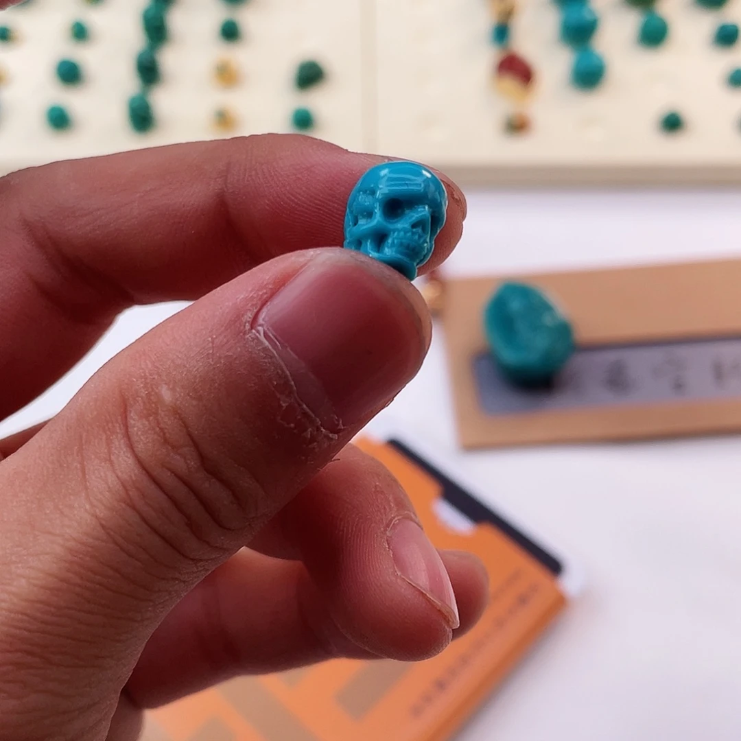 绿松石颈饰未镶嵌