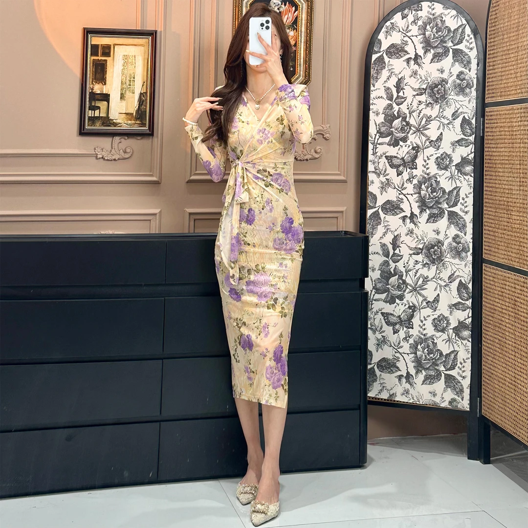 气质女人味轻奢V领绑带长袖雏菊花开显瘦包身修身百搭开衩连衣裙