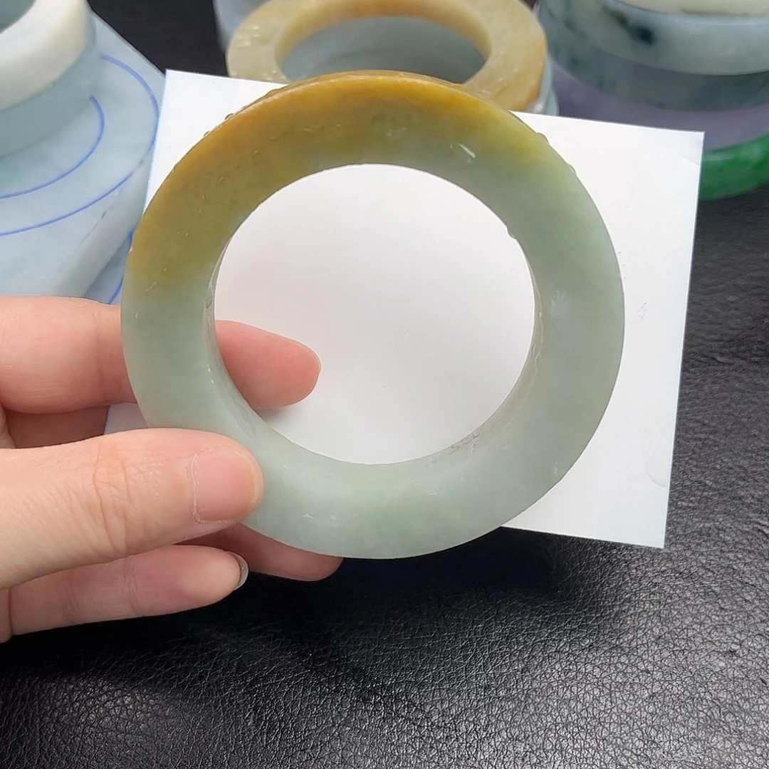 未镶嵌手镯定制翡翠