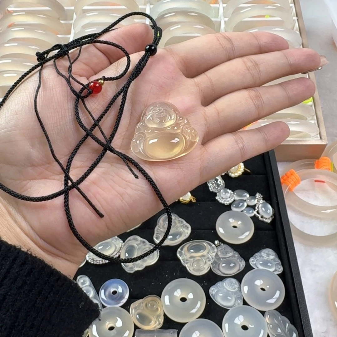 玛瑙/玉髓颈饰未镶嵌