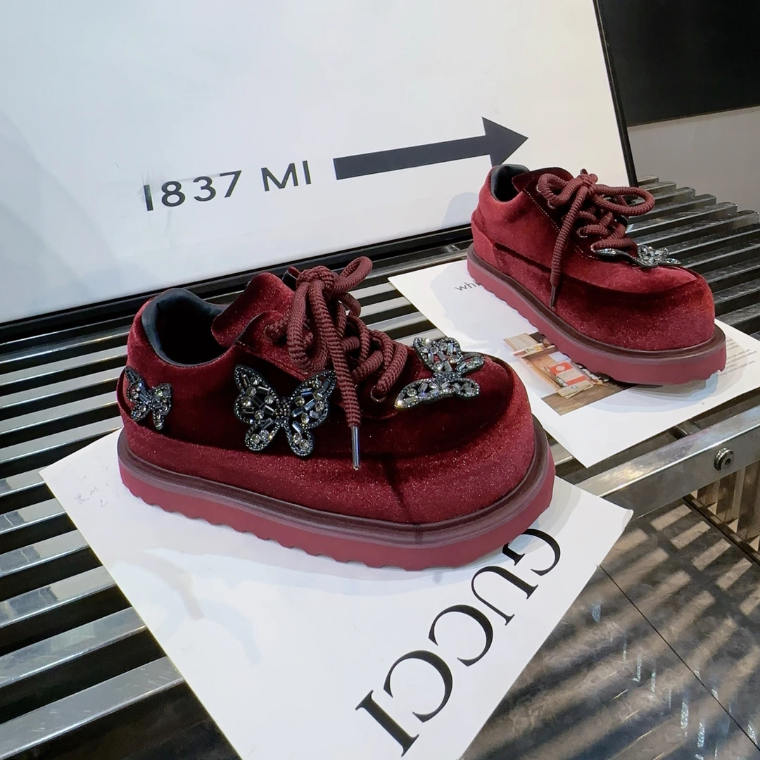 A.M艾墨儿女款冬季2025年金丝绒款水钻蝴蝶重工女款娃娃头时装鞋