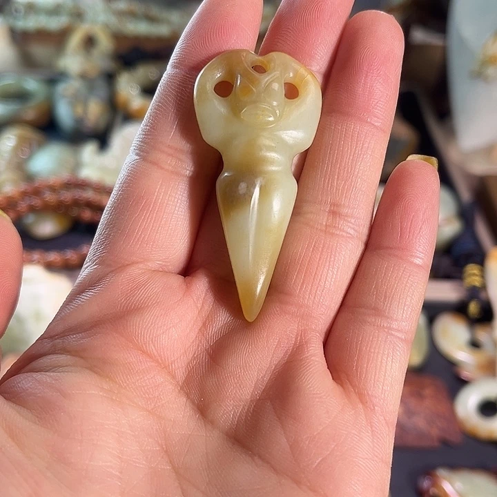 岫岩老玉（透闪石质玉）未镶嵌颈饰