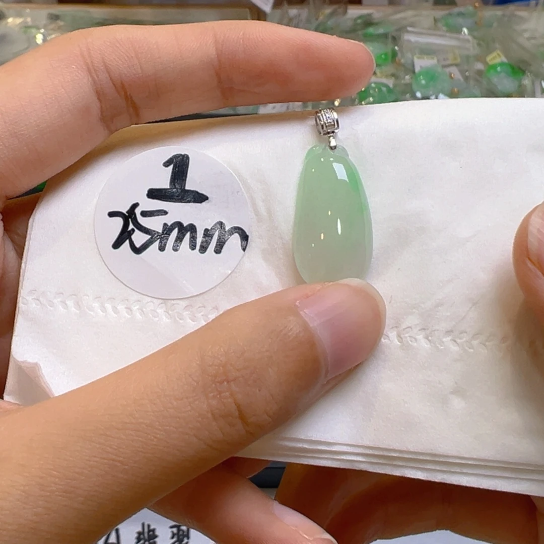 吊坠(不含链)18K金镶嵌翡翠