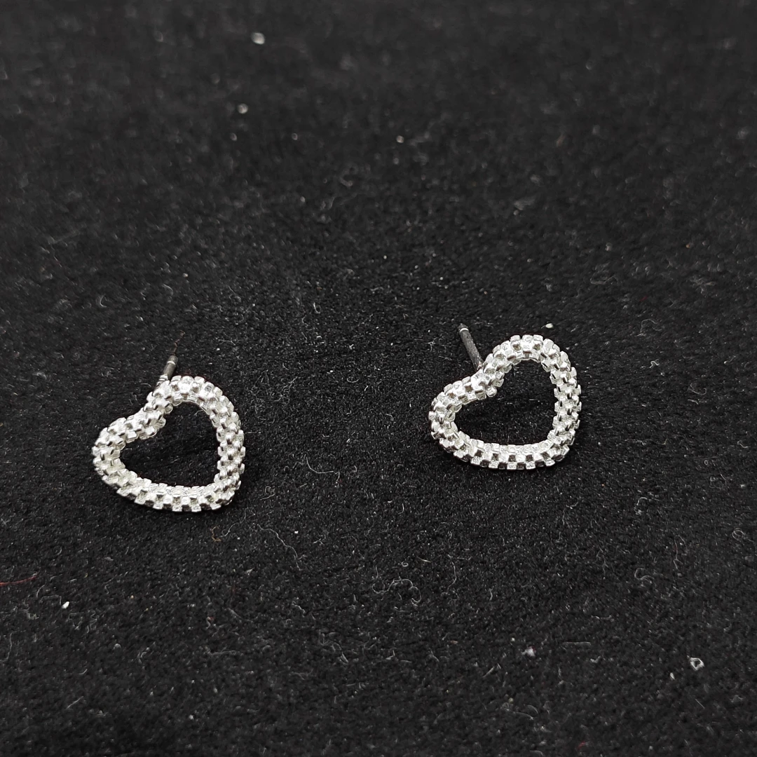 足银耳饰 花花爱心足银耳钉A169 yy