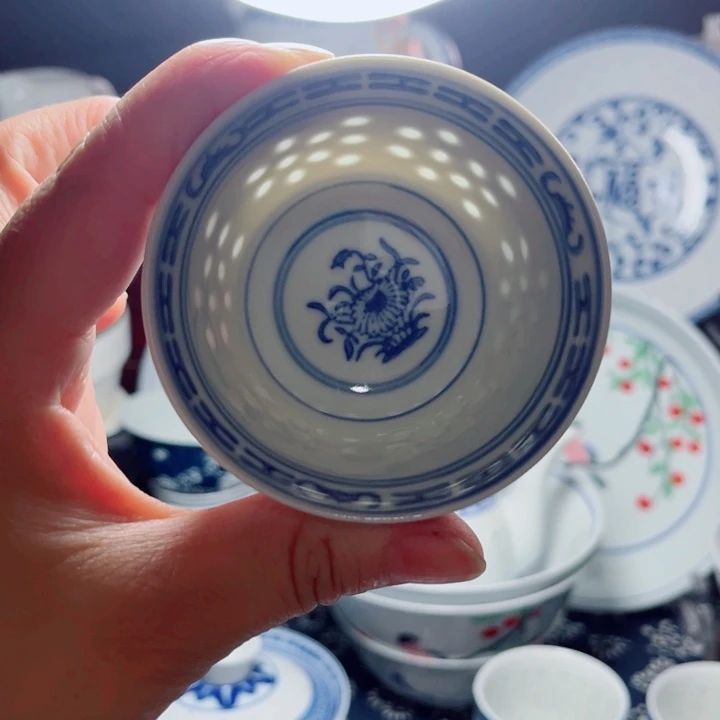 青花玲珑二缸中兰花