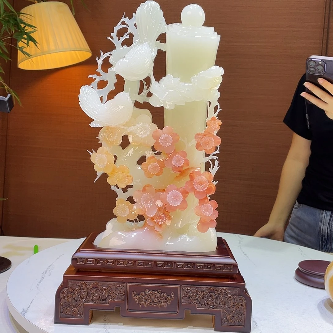 玉精品天然玉石摆件红梅报喜